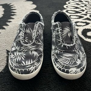 Billabong palm shoes